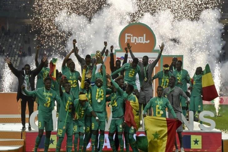 "السنغال قفلت اللعبة".. معجزة كروية أم طَفرة لن تتكرر؟